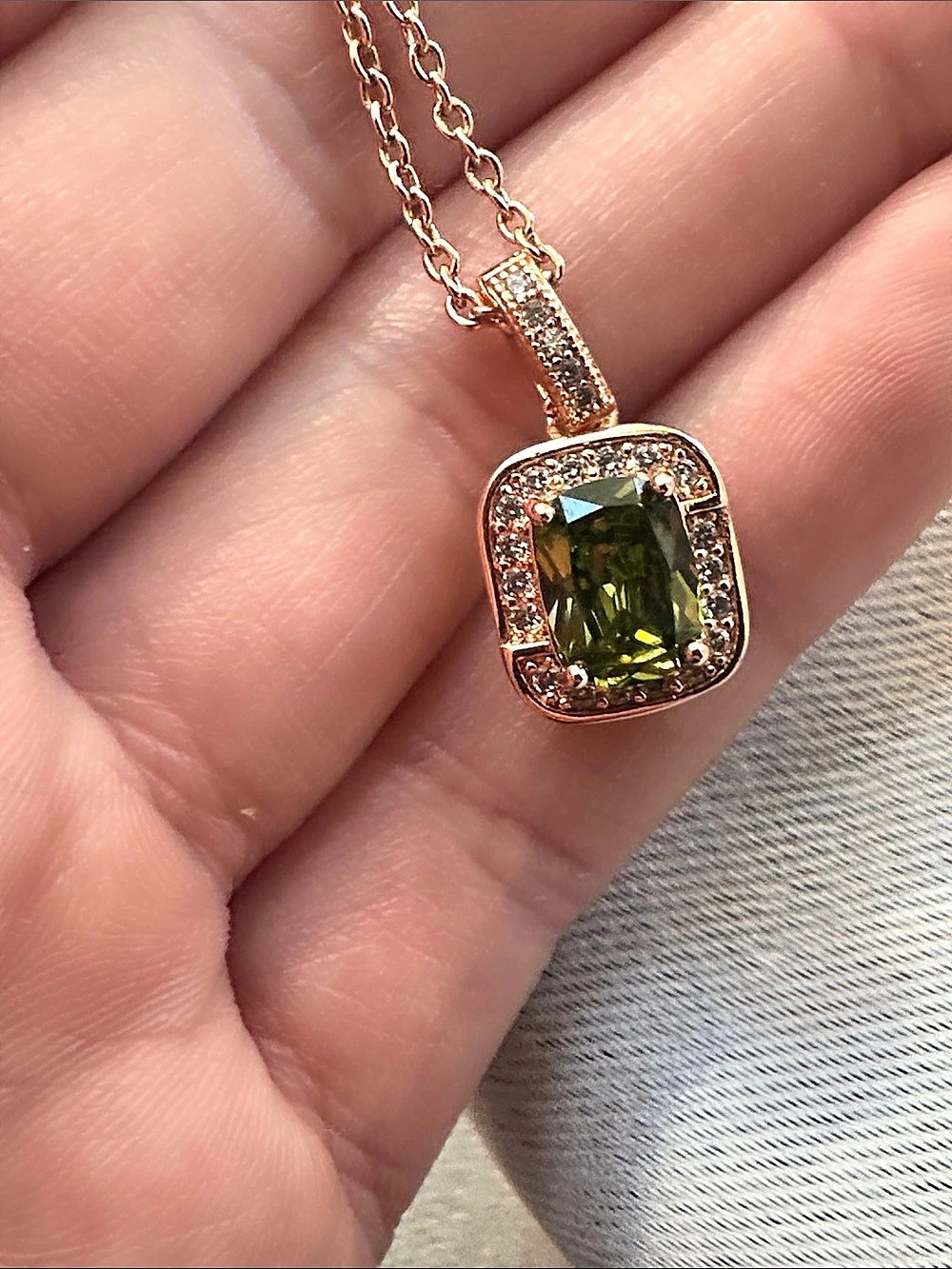 Green Gemstone Pendant Necklace Like New
